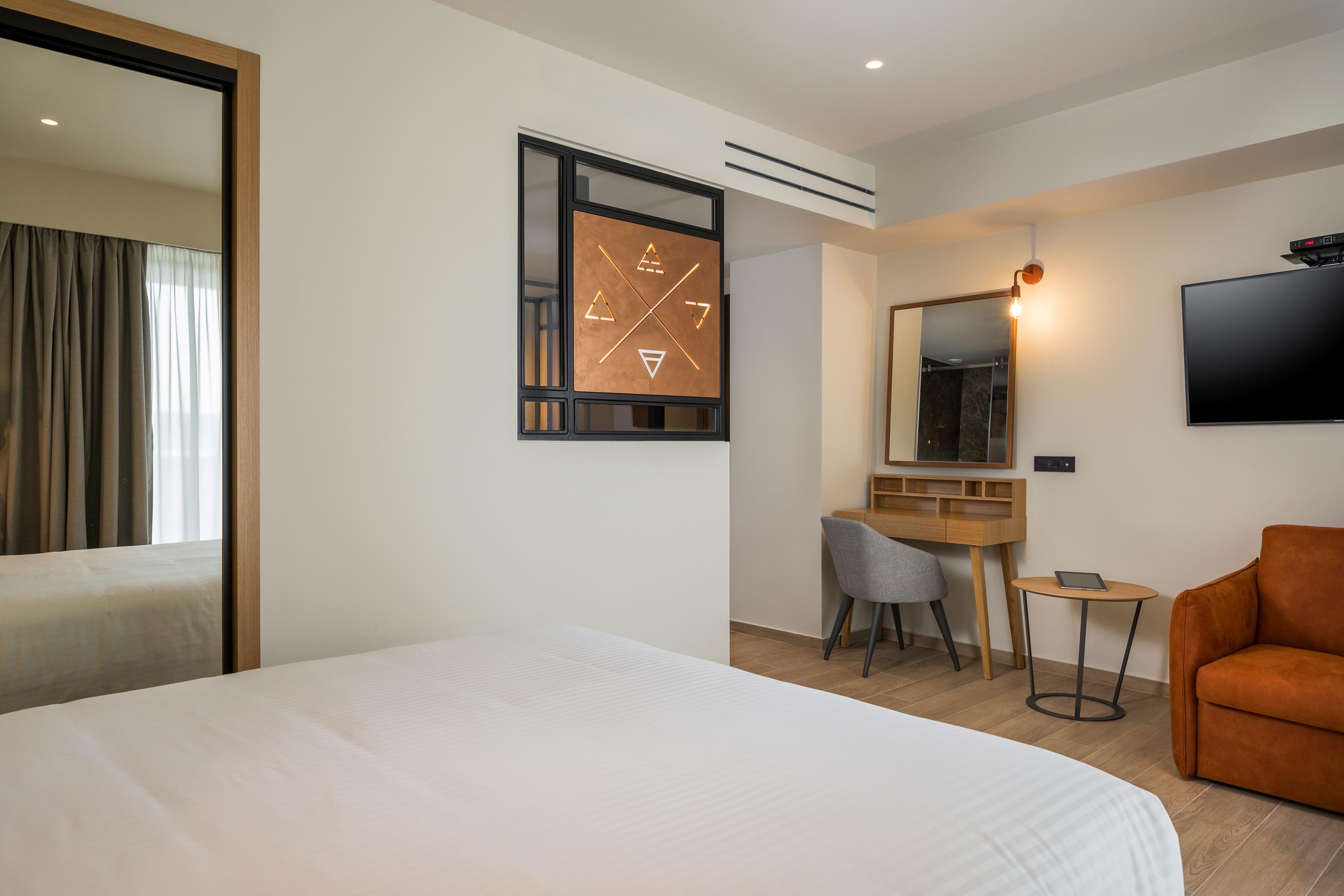 Hyperion & 4* Chania (Crete)